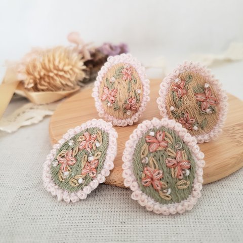 森の小花*刺繍イヤリング/ピアス