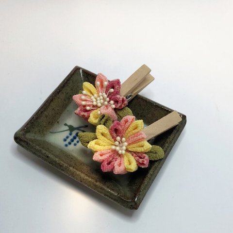 お花のつまみ細工クリップ