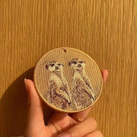 刺繍キーホルダー キーホルダー ミーアキャット 母の日 お散歩チャーム 動物園 小動物 プレゼント ギフト プチギフト 就職祝い 入学祝い キーチャーム ペットロス (or-120)