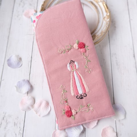 【受注生産】お姫様のドレスルーム刺繍のメガネケース(ピンク)