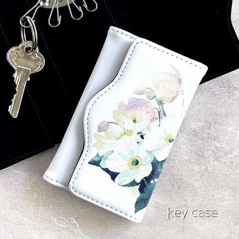 -秋明菊-  花と草木のキーケース (4連・カード収納つき）