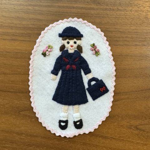 セーラー服のフェルトパッチワークワッペン🎵お花の刺繍付き🎵