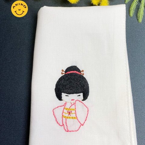 リネン手刺繍ハンカチ「着物」30cm×30cm「ホワイト色」