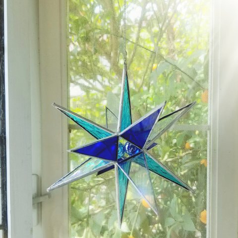 ステンドグラス製　ブルーの星のサンキャッチャー(16cm径)