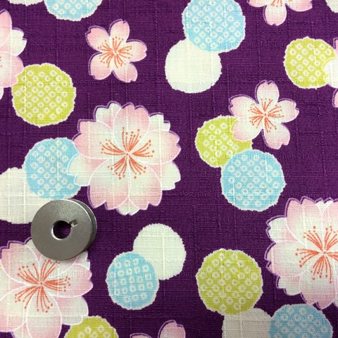 【110×50】和調　ドビー織生地　着物風　八重桜（紫）