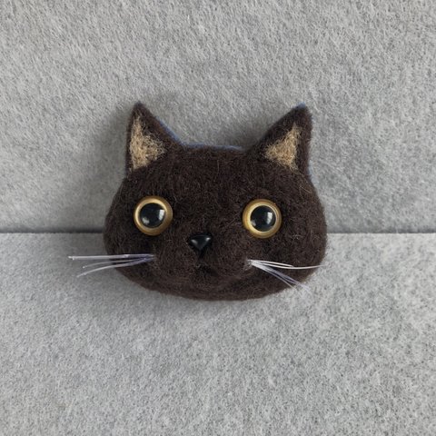【受注生産】黒猫のお顔ブローチ