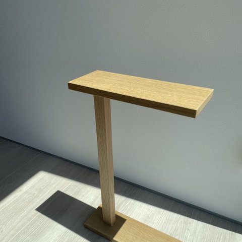 シンプル&スタイリッシュなサイドテーブル