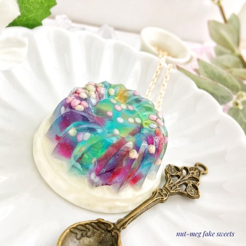 ゼリーのネックレス(レインボー&ホワイト)(Rainbow jelly necklaces)(スイーツデコ/フェイクスイーツ/食品サンプル/ネックレス/レジン)