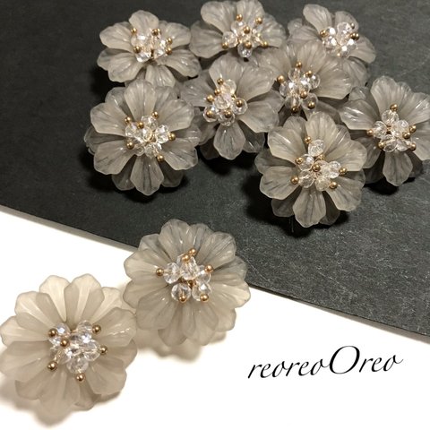 Frosted Glass Flower bijou  gray