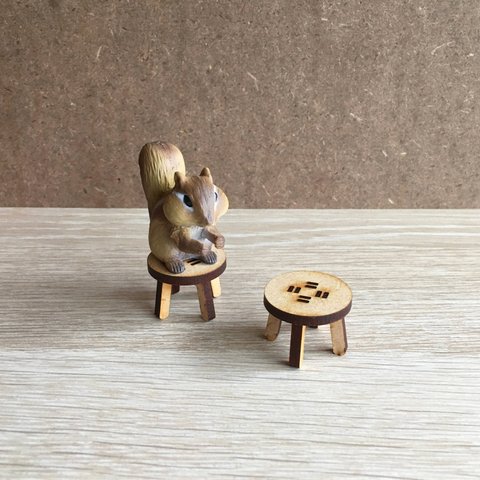【組立キット】木製「小さい丸い椅子 (2個入り) 」 小さな家具屋さんシリーズ