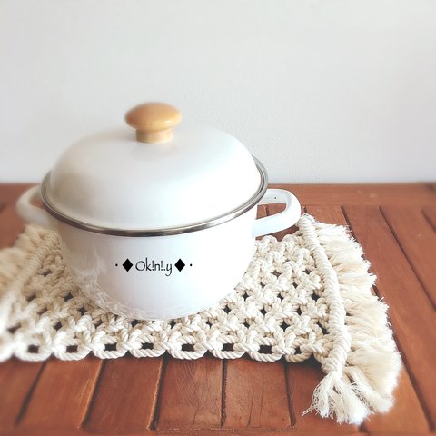 マクラメ編みの鍋しき