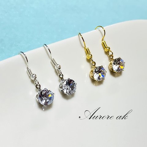 上品　シンプルピアス　クラウン台座