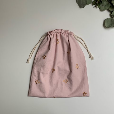  𖦊ັさくらんぼ刺繍の巾着袋 ピンク  ナップサックも🍒