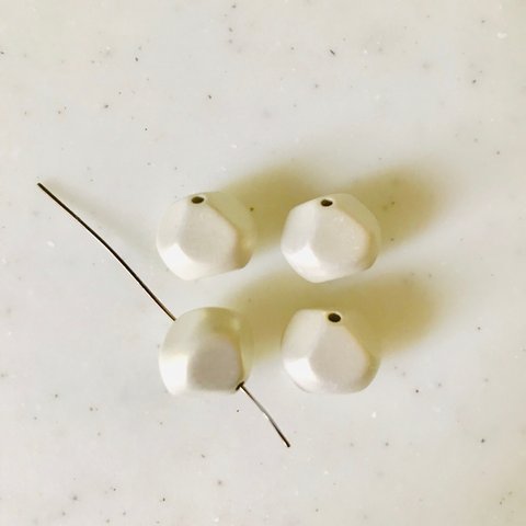 Pearly Off White Faceted Nugget Beads 