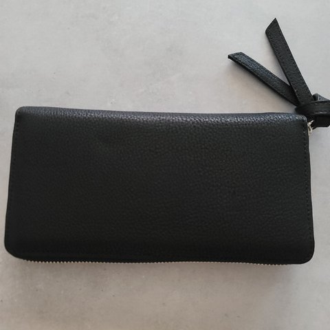 気品溢れるブラック　レジーナlong wallet