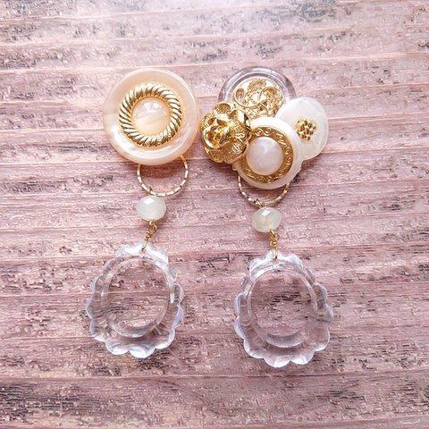 ヴィンテージボタンアクセサリー　アンティーク　ボタンピアス　ボタンイヤリング　【button pierced earrings(19)】