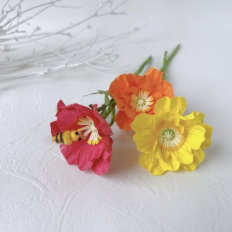 ポピーの花3本セット（ミツバチ付き）ペーパークイリング、ペーパーフラワー