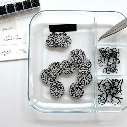 4個// レオパードパーツ ヒョウ アニマル柄 オリジナルデザイン アクリルパーツ アクセサリーパーツ プラスチックパーツ ハンドメイドパーツ ピアスパーツ 大人可愛い AH9