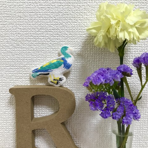 綺麗な水鳥 刺繍 ブローチ 動物