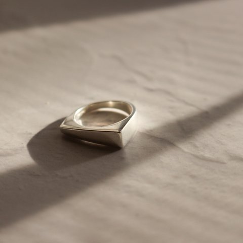 sharp angle ring