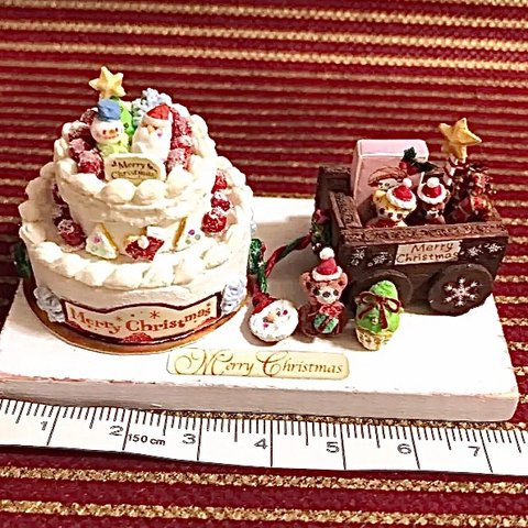 ミニチュア クリスマスケーキと手引き車