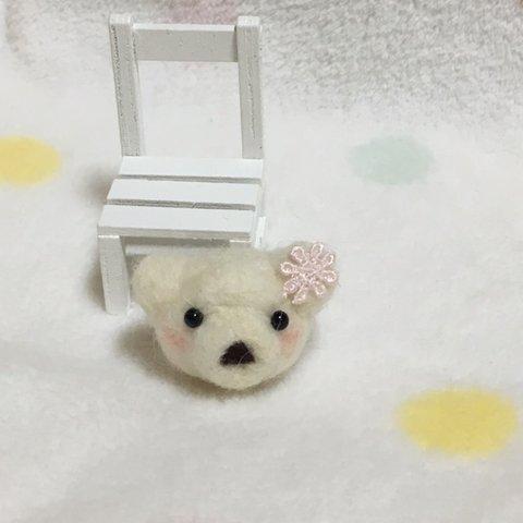 羊毛フェルト★白クマさんバッヂ