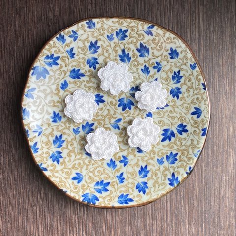 【2枚】白いお花のモチーフ 2.5cm☆レース糸