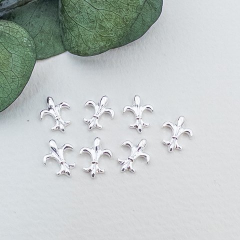 ＊10個＊ メタルカボション フルール·ド·リス 8x4mm 合金製 銀色 シルバー na039