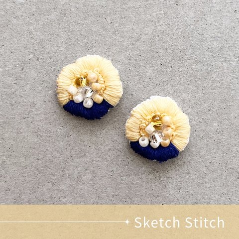 cream刺繍ピアス