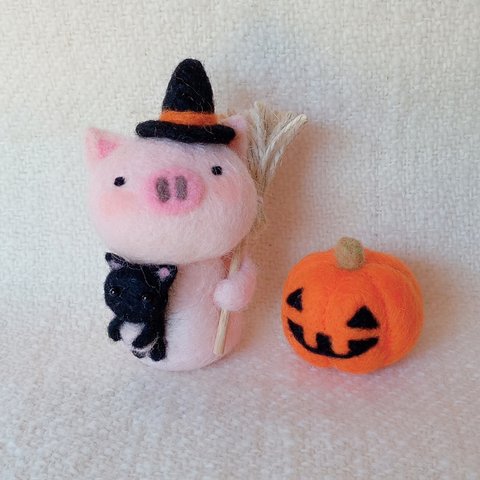 ハロウィンだから〜魔女になったぶたちゃん