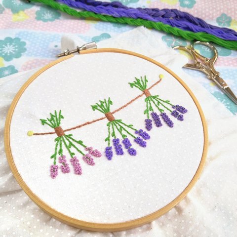 ラベンダーの刺繡図案