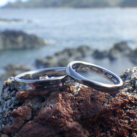 【金属アレルギー対応】愛のかたちを指輪の造形に・タンタルの結婚指輪