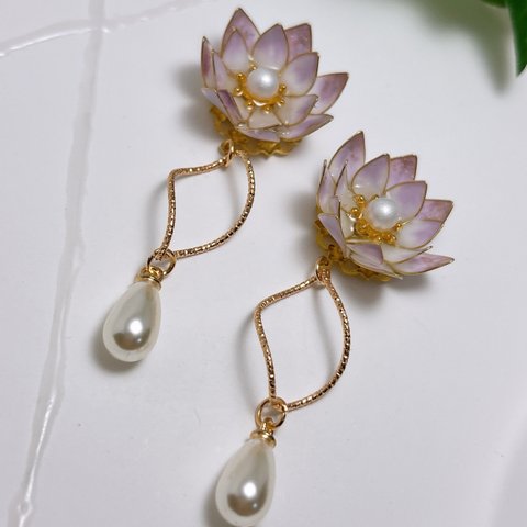 蓮の花　ピンクパープル💜　ピアス　イヤリング　金属アレルギー対応