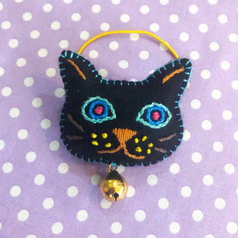 手刺繍黒猫ヘアゴム