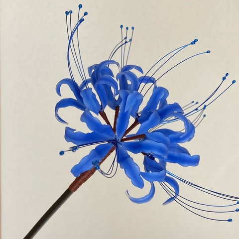 青い彼岸花のかんざし　曼珠沙華の一本簪