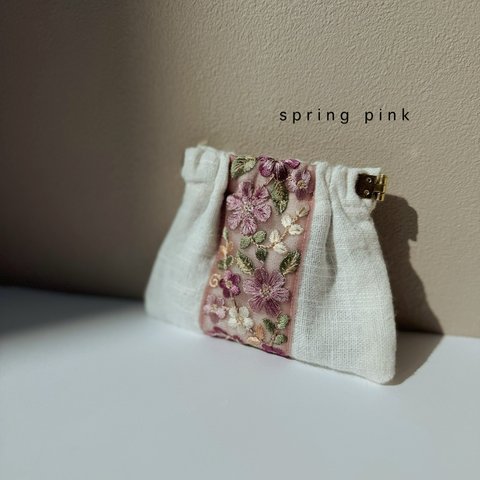 【　spring pink　バネ口ポーチ　インド刺繍リボン　ポーチ　小物入れ　プレゼント　ミニポーチ　コインケース　キーケース　お誕生日プレゼント　】