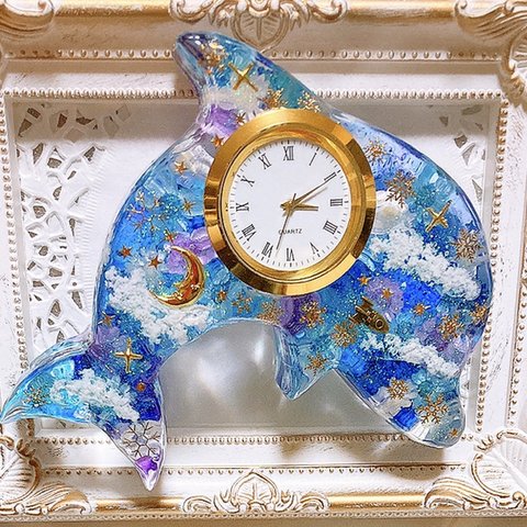 12/25♡20時頃販売♡現品限り♡再販無し♡ファンタジーな雪空イルカ-置き時計