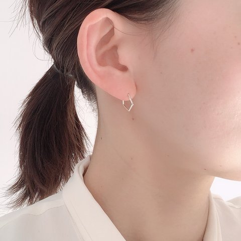 【silver 925 】シンプル　ペンタゴンキャッチレスフープピアス/五角形のデザイン