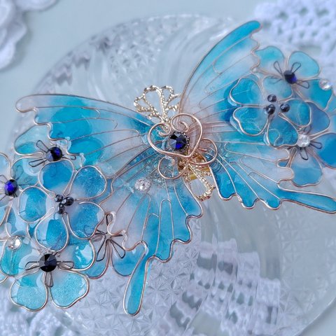 （B）青空とネモフィラの蝶のバレッタ（hair ornaments of butterfly and flower〜Nemophila Blue〜）