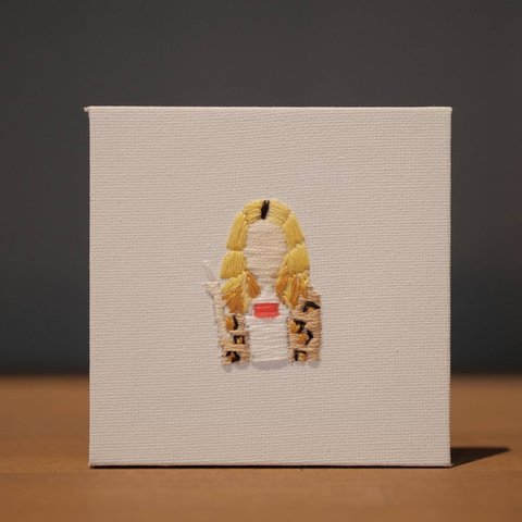 ケイトモス 刺繍 映画 絵