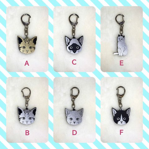 猫のキーホルダー　チャーム　アクセサリー　ネコ　ねこ　　両面加工