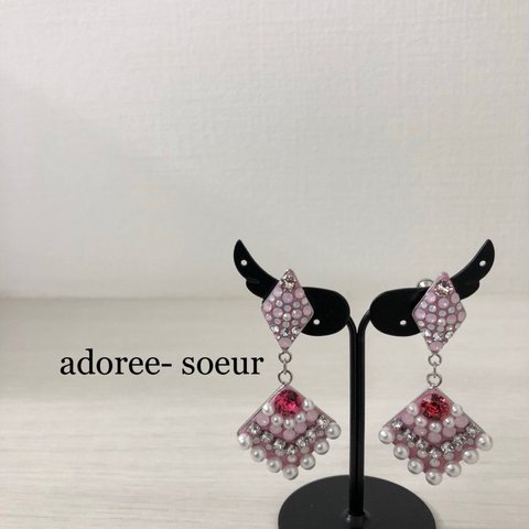 イヤリング／ピアス♡ゆらゆら上品シェルピンク