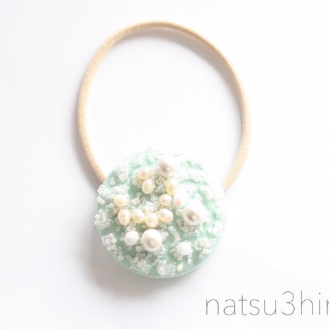 グリーン&ホワイト　刺繍ヘアゴム