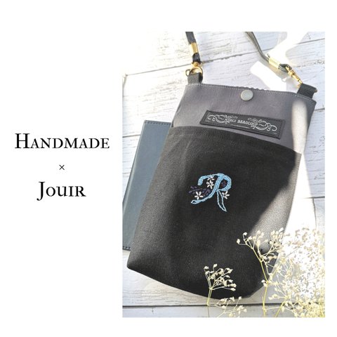 「R」イニシャル🌿手刺繍♪外ポケット付スマホショルダー