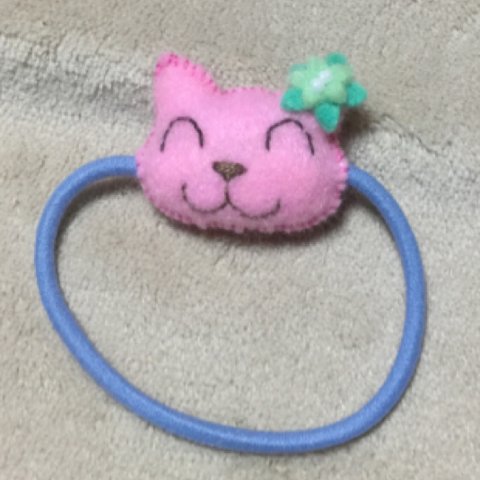 ねこのヘアごむ