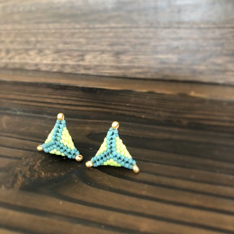 【送料無料】三角△studs pierce