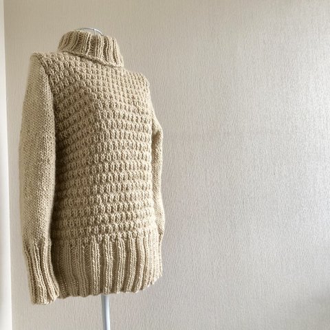 極太毛糸で編んだシンプルセーター