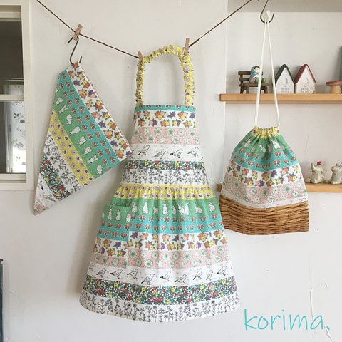 90～110☆着脱簡単☆フラワーラインパッチの可愛いキッズ 子供エプロン３点セット☆korima.