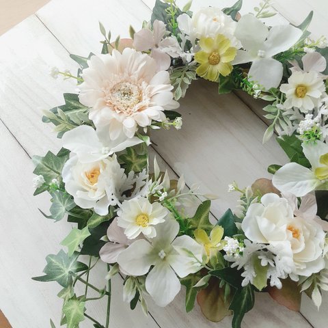 Spring White Garden Wreath(30㎝)ウェルカムリース　春リース　玄関リース　リモート部屋　結婚祝い　新築祝い　誕生日
