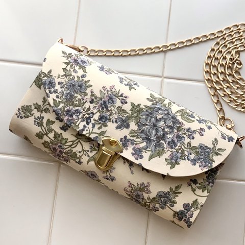 【cloth wallet shoulder】LIBERTY celine 軽やかショルダーバッグ　リバティ　セリーヌ　長財布ショルダー　スマホショルダースマホポシェット　ミニショルダーバッグ